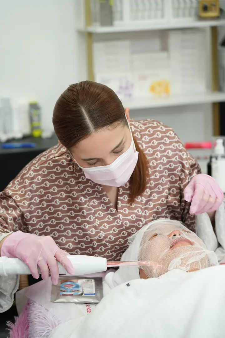 Rose Bubble Massage - Lifting Face and Décolleté